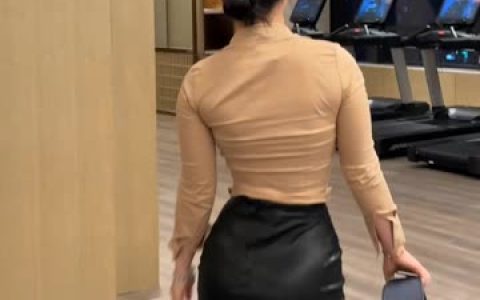 詹詹0220微博觅圈付费视图赏析爱健身就不会差,詹妮的健身哲学与视觉艺术结合