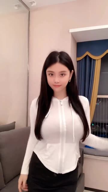 抖音奶雯的微密圈里有什么？将时尚进行到底