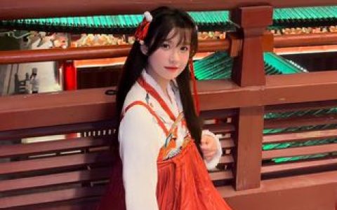 草莓粥粥B站舰长内部图集曝光,百万粉丝UP主的私密COS大作分享