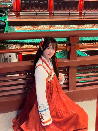 十万口草莓粥粥COS写真大作发布，高人气UP主的绝美造型