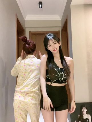 抖音崽崽nana的微博生活，每一刻都充满魅力