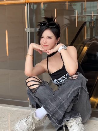 李嘉欣97身高体重揭秘，完美比例背后的健康秘诀