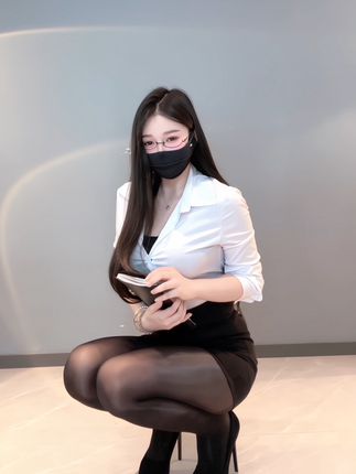 斗鱼何菱定制舞蹈，了解她为粉丝量身定制的专属舞蹈内容