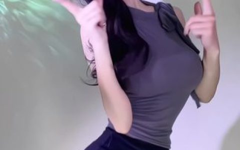 CC奶尤尊版舞蹈解析，她的独家舞蹈为何风靡网易CC？