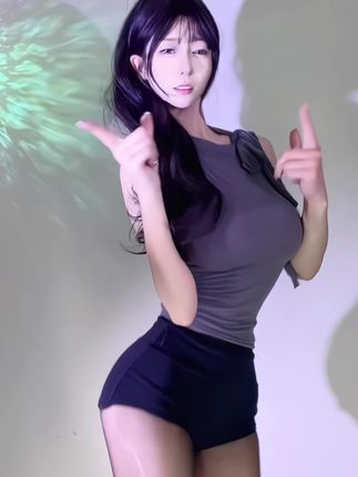 CC奶尤碎花裙经典热舞，粉丝为何将其称为不可超越？