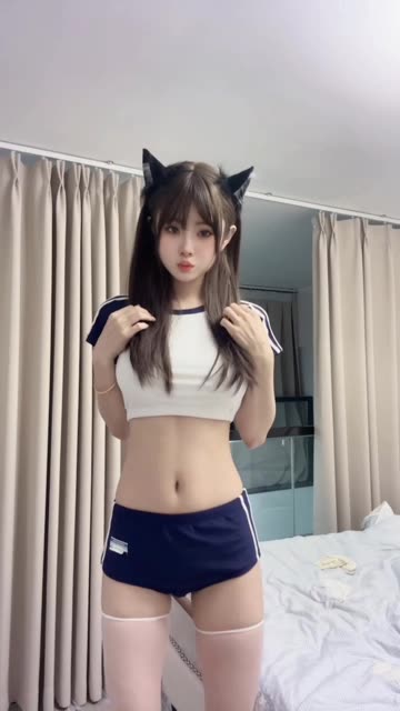 给乔买裙子的写真合集下载，微密圈付费作品应有尽有