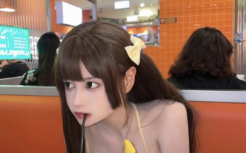 无欲无求的推土君身材曲线独特风格