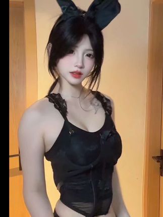 naimi奶咪全集，从网络红人到时尚icon，她的每一部作品都值得一看