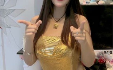 脑婆睡醒啦最新微博穿搭,时尚与潮流的完美搭配