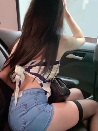 她被称为“牛排女士”！阿尔卑香小狗子的魅力何在？微密圈热议焦点