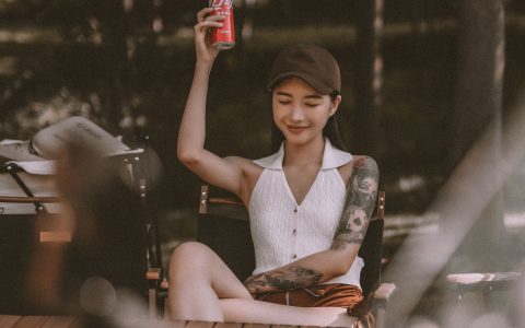 悦悦《夏日小憩》 – YiTuYu艺图语