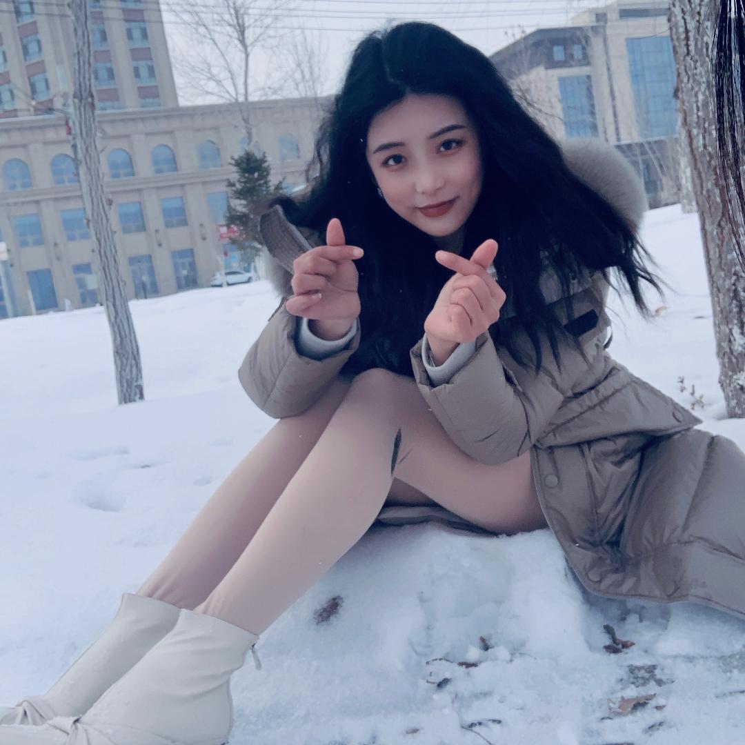 探索抖音网红奶雯微密圈的惊人反差，写真视频合集等你来