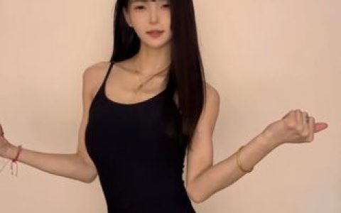 一只树懒的宠物互动视频,她的宠物乐园为何广受好评