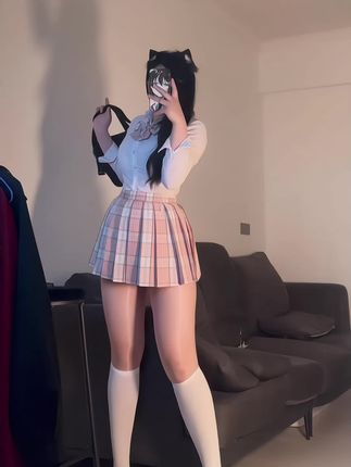 秋秋不要吃鱼微密圈图集梨型身材的迷人魅力，小蓝鸟资源在哪下载？