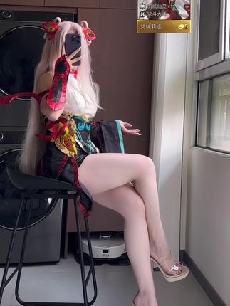 桃沢樱呀抖音300万粉丝微密圈作品，甜美身材的桃沢樱呀在微密圈