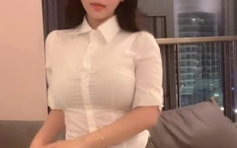 抖音奶雯微密圈付费资源什么梗?从清纯到震撼反差