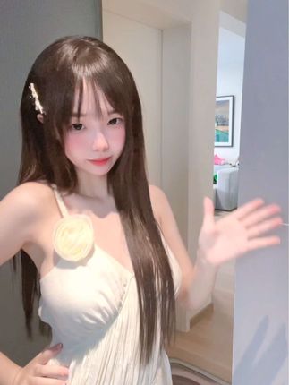 网易CC灰灰娜大尺度定制舞蹈，高颜值高挑美女的热辣演出