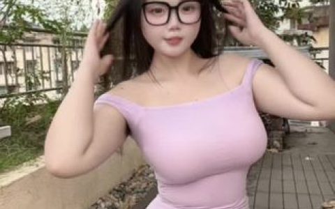 微密圈性感风暴再袭,可爱的肉巴最新作品集大放送