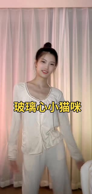 CC妃儿baby性感舞蹈视频解析，她的魅力何以如此迷人？