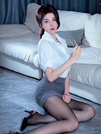 美了个滢的微密圈作品如何引发热议？