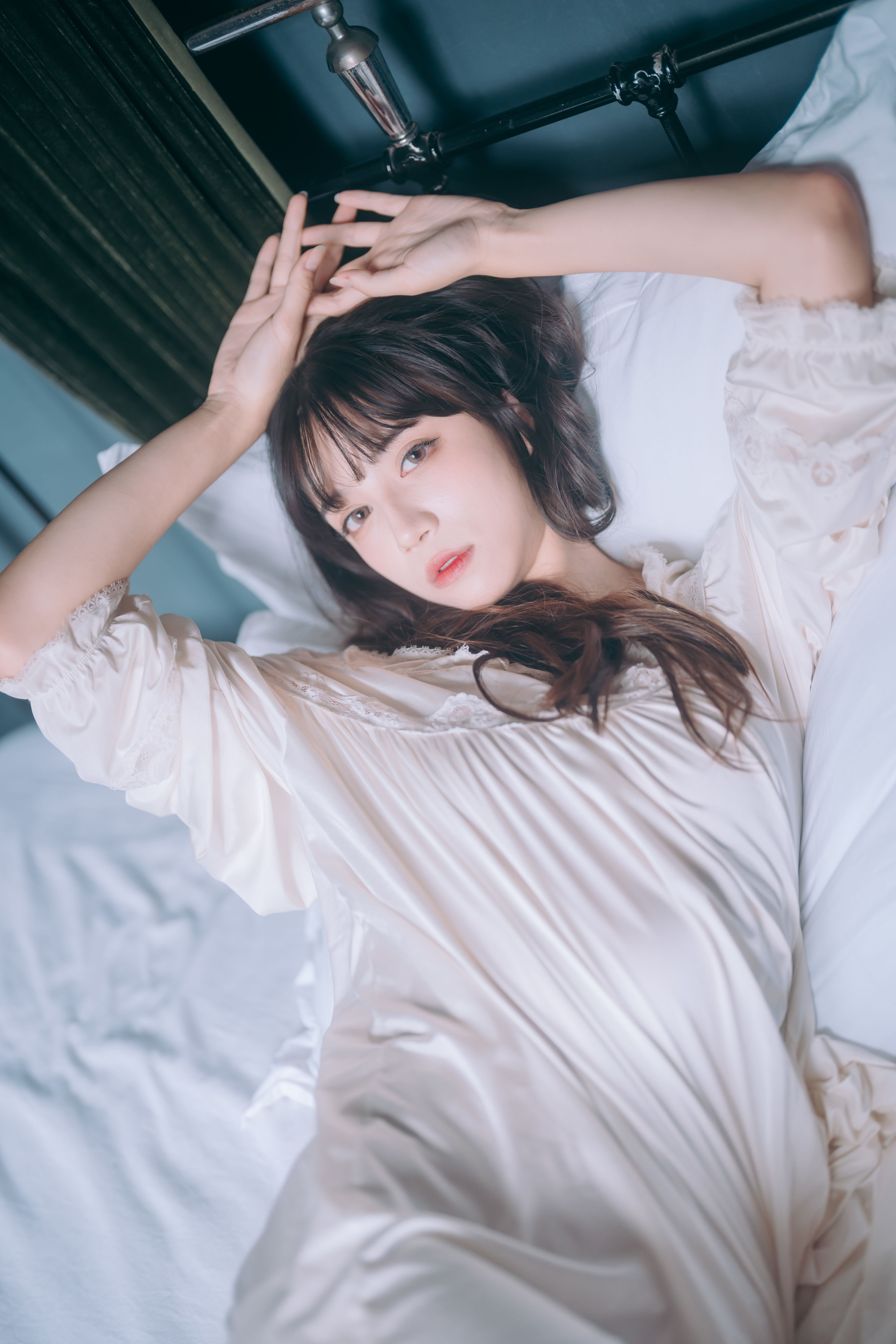 [YiTuYu艺图语] 贰加六《清晨》 好看的4K高清无水印纯欲妹子意境唯美写真完整版图集