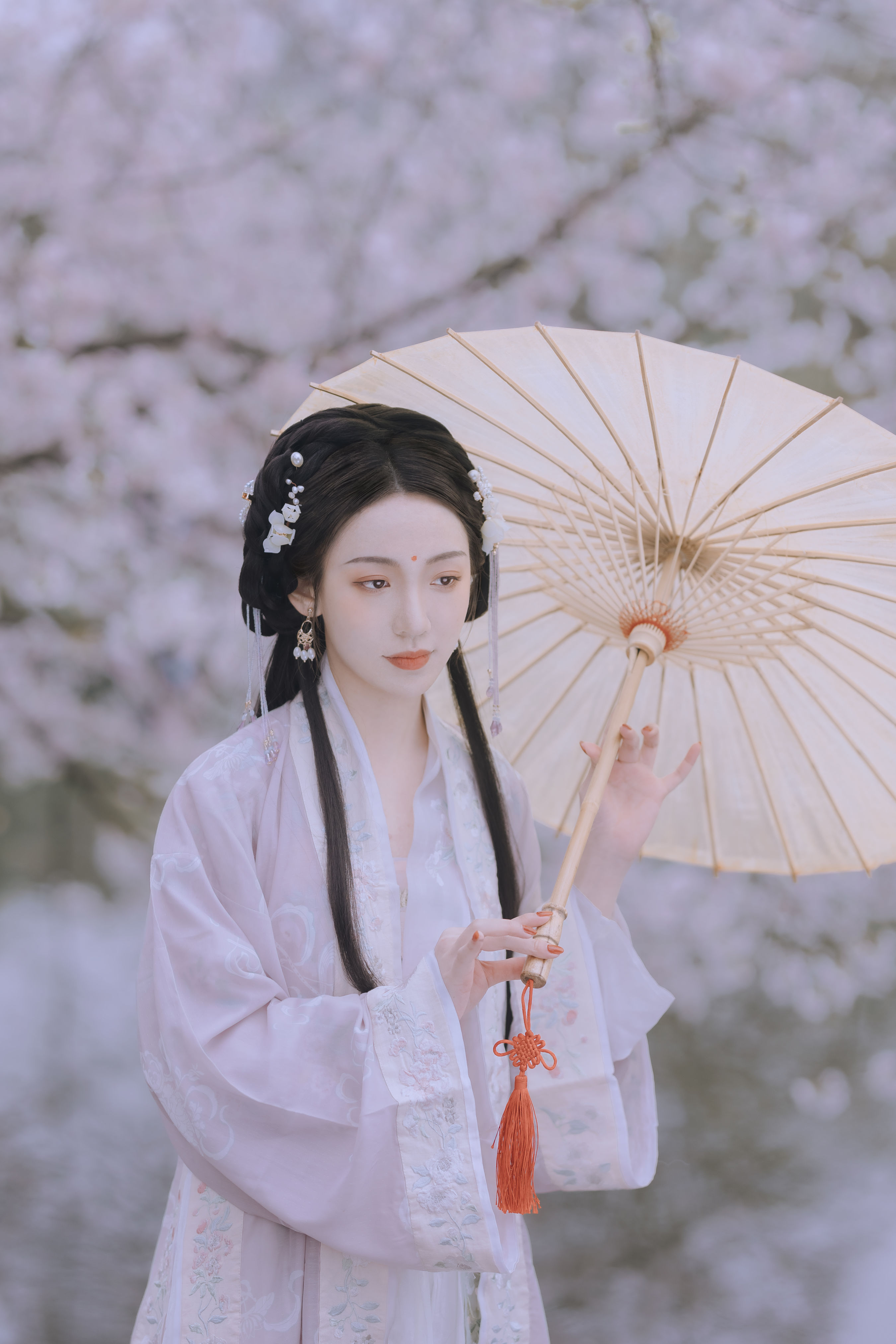 [YiTuYu艺图语] 日鹅夜鹅想食烧鹅《樱花落》 好看的4K高清无水印纯欲妹子意境唯美写真完整版图集