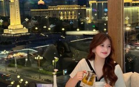 十万口草莓粥粥的粉丝福利揭秘,付费视频值得购买吗?