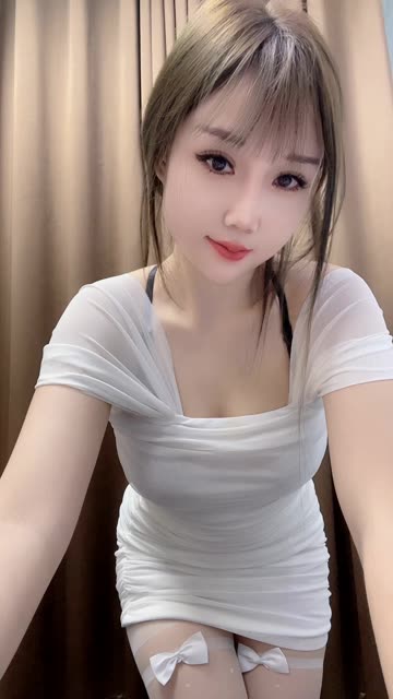 快手玲儿超甜定制女装，粉丝热议她的女装造型