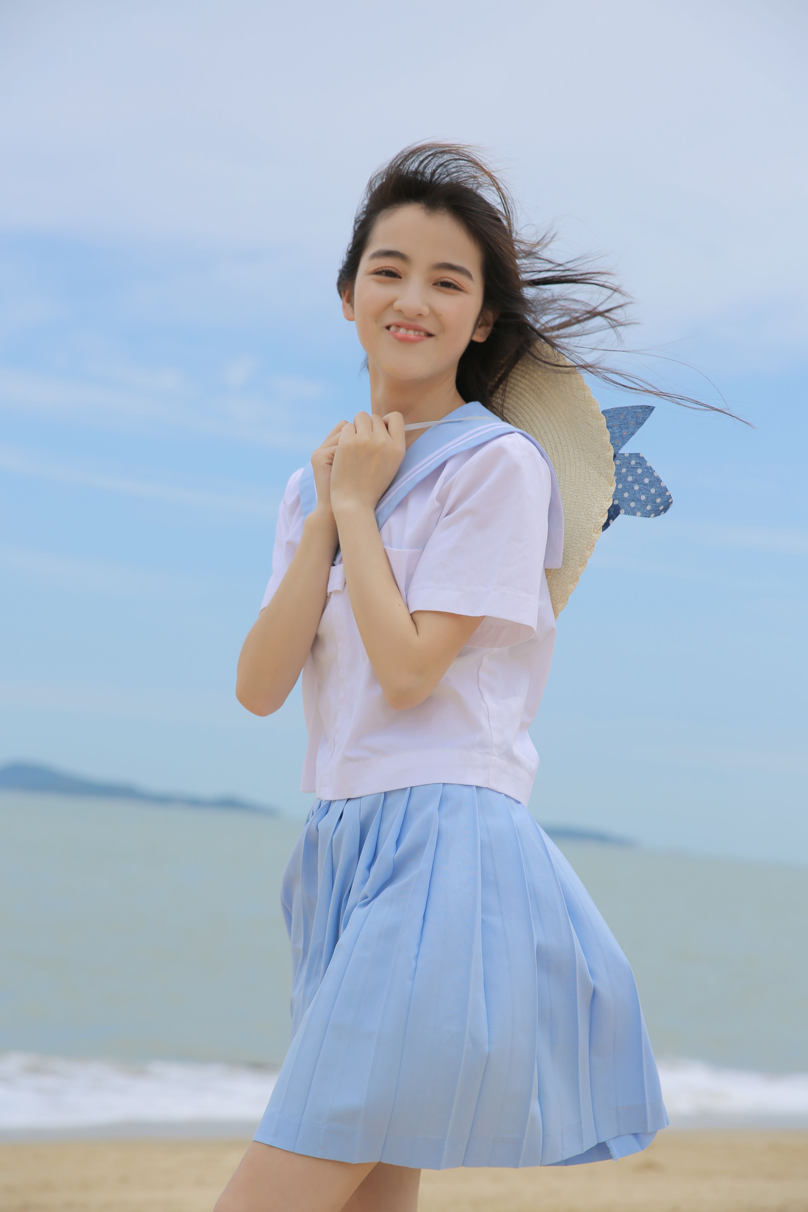 [YiTuYu艺图语] 瑶《夏日入侵》 好看的4K高清无水印纯欲妹子意境唯美写真完整版图集