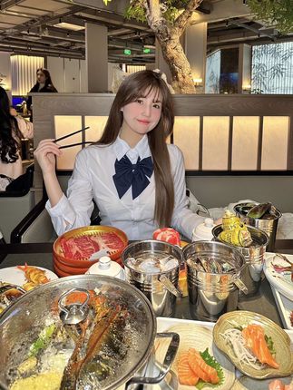 十万口草莓粥粥去哪直播了？她的直播动态全揭秘，粉丝们热切关注的消息
