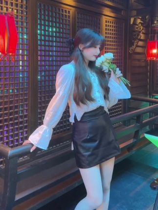十万口草莓粥粥去哪直播了？粉丝最关注的动态汇总