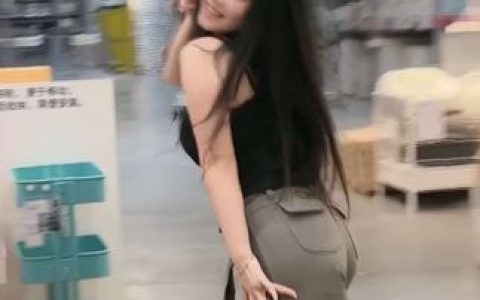 探索抖音网红奶雯付费资源,从清纯到私密浓情的震撼反差