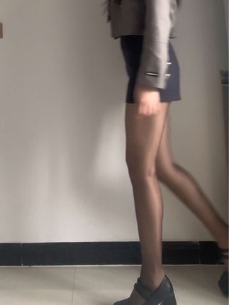 抖音巨恶小锯鳄微密圈，清一色长腿魅力照片分享