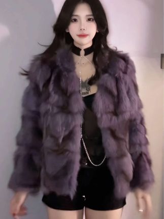 银蛇大人黑色系风格写真，酷女孩的定义