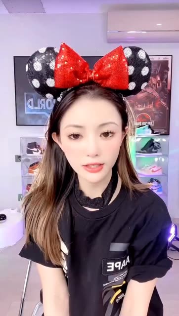 一只霸王兽私拍视频下载，JK热舞双镜头视频合集