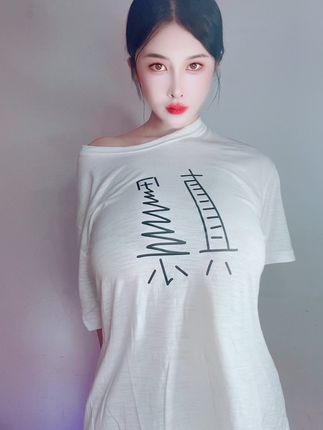 白妖妖抖音号全解析，她的舞蹈视频为何刷爆网络？