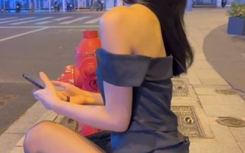 脸红mm的反光镜事件,网友们怎么看?