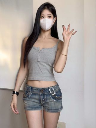 网易CC蓝云小园定制服务，如何预约她的专属表演？