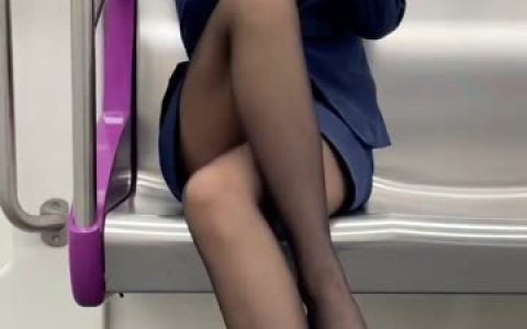 就是阿朱啊户外写真作品，少女和老人摄影评测赏析