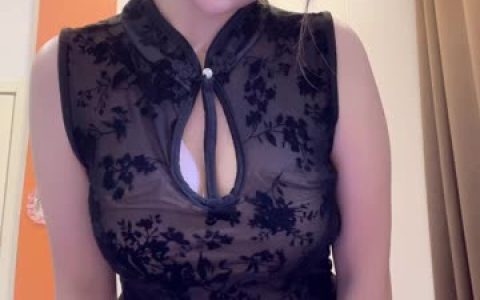 快手玲儿超甜定制女装,粉丝热议她的女装造型