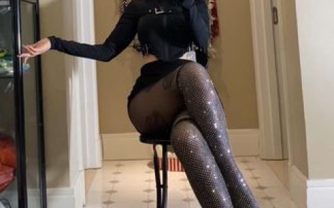 卡通百科老王微密圈付费图片,曝光她的绝美瞬间