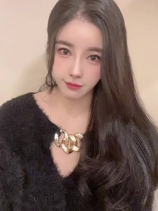 猪小七的微密圈付费内容，你愿意为她花多少大洋？