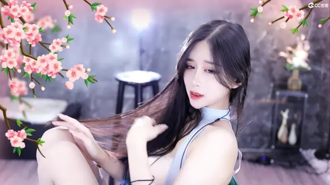 小恩雅至尊版视频观看如何欣赏她的至尊版舞蹈表演，如何通过小恩雅的至尊版视频，感受舞蹈艺术的深度与美感