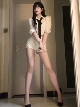 织梦痣铃教你手冲舞蹈，独特表演风格如何走红？