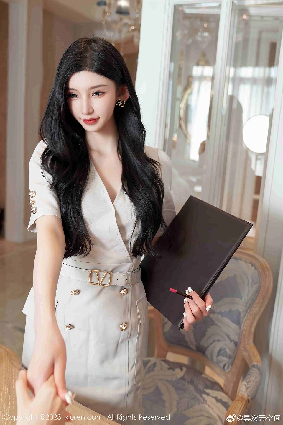 健身博主 周于希Sally，住酒店一天的健身服写真