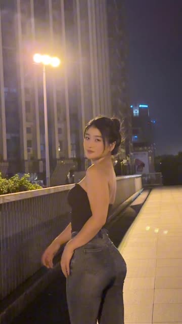 詹詹(詹妮)0220微密圈作品图汇总时尚与性感的完美碰撞，探索詹妮0220穿搭背后的故事