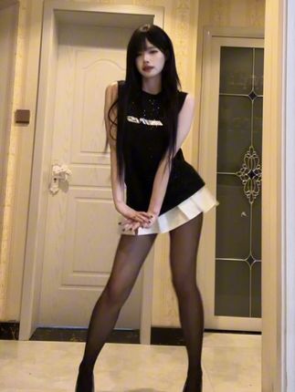 织梦痣铃教你手冲舞蹈，独特表演风格如何走红？
