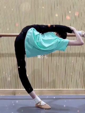 猪小七身材的绝美视角放心看不违规，女神猪小七高清视觉盛宴