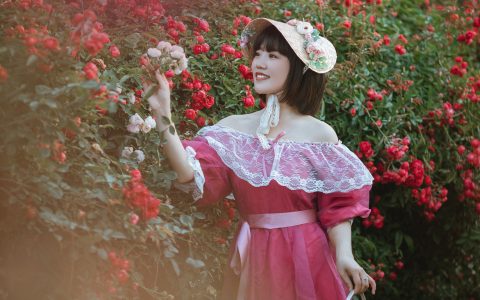 玫瑰庄园小姐姐 模特 欧洲写真艺术 花 – YiTuYu艺图语