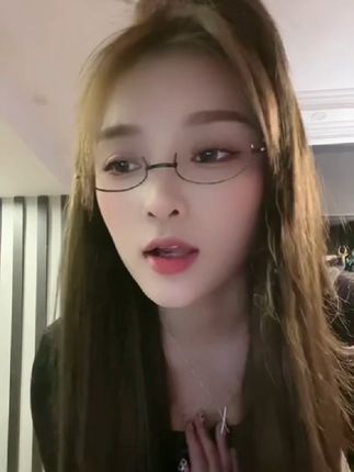 快手男王微博最新动态，网红男王的生活揭秘